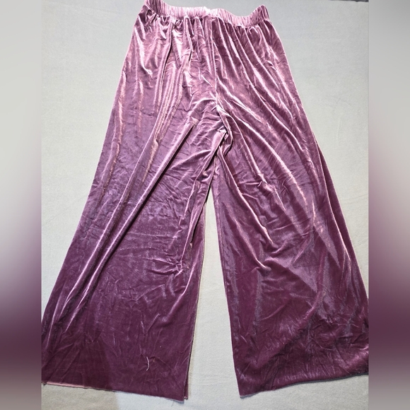 Zenana EUC XL Women's Purple Velvet Wide-Leg Pants Waist 20 Flat Inseam 31 - Picture 6 of 6